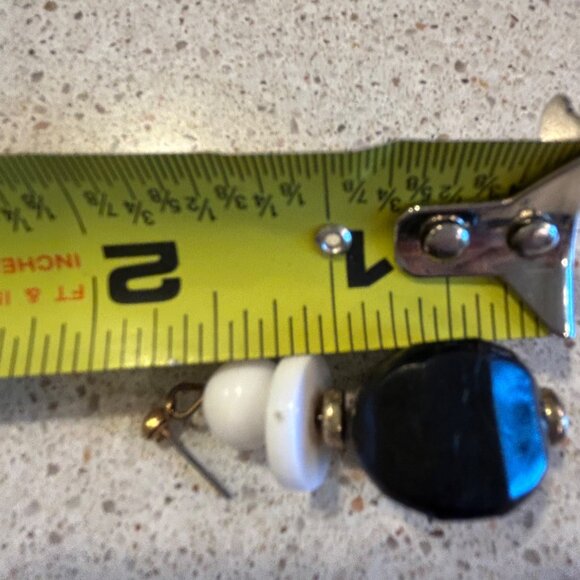 Black & White Acrylic Necklace & Earrings Bead Set Gold-Tone Accents Plastic - Picture 10 of 10